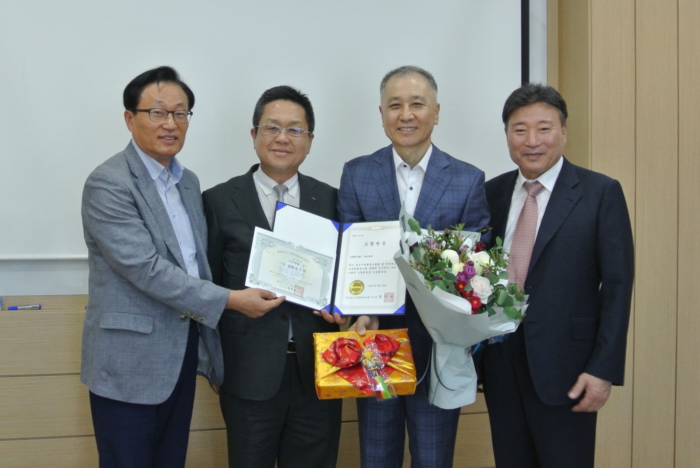 신규조합원사 (주)쓰리뷰 방문 축하